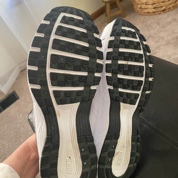 Boys 7Y Nike P6000 sneakers - Picture 4 of 6